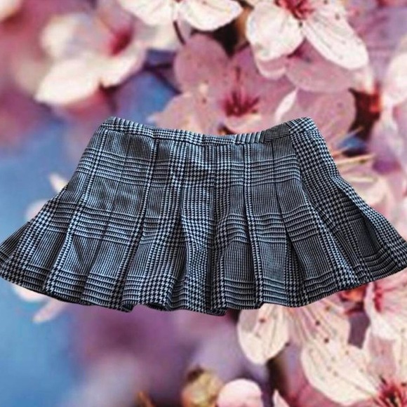 Super pretty miniskirt - Picture 3 of 3